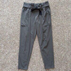 Athleta Skyline Pant Paper Bag Waist Size 4 Olive Green Gray
